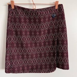 LOFT women’s skirt. Fold over flap (does not come undone) size 4.